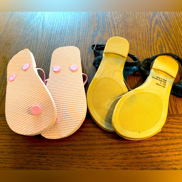 2 pairs girls’ sz 12 sandals: Black studded gladiators & pink leopard flip-flops - Picture 4 of 4